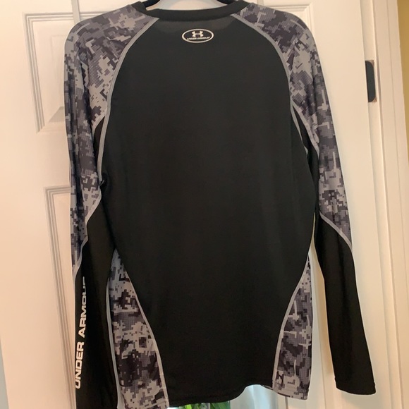 Under armour long sleeve top! - Picture 2 of 3